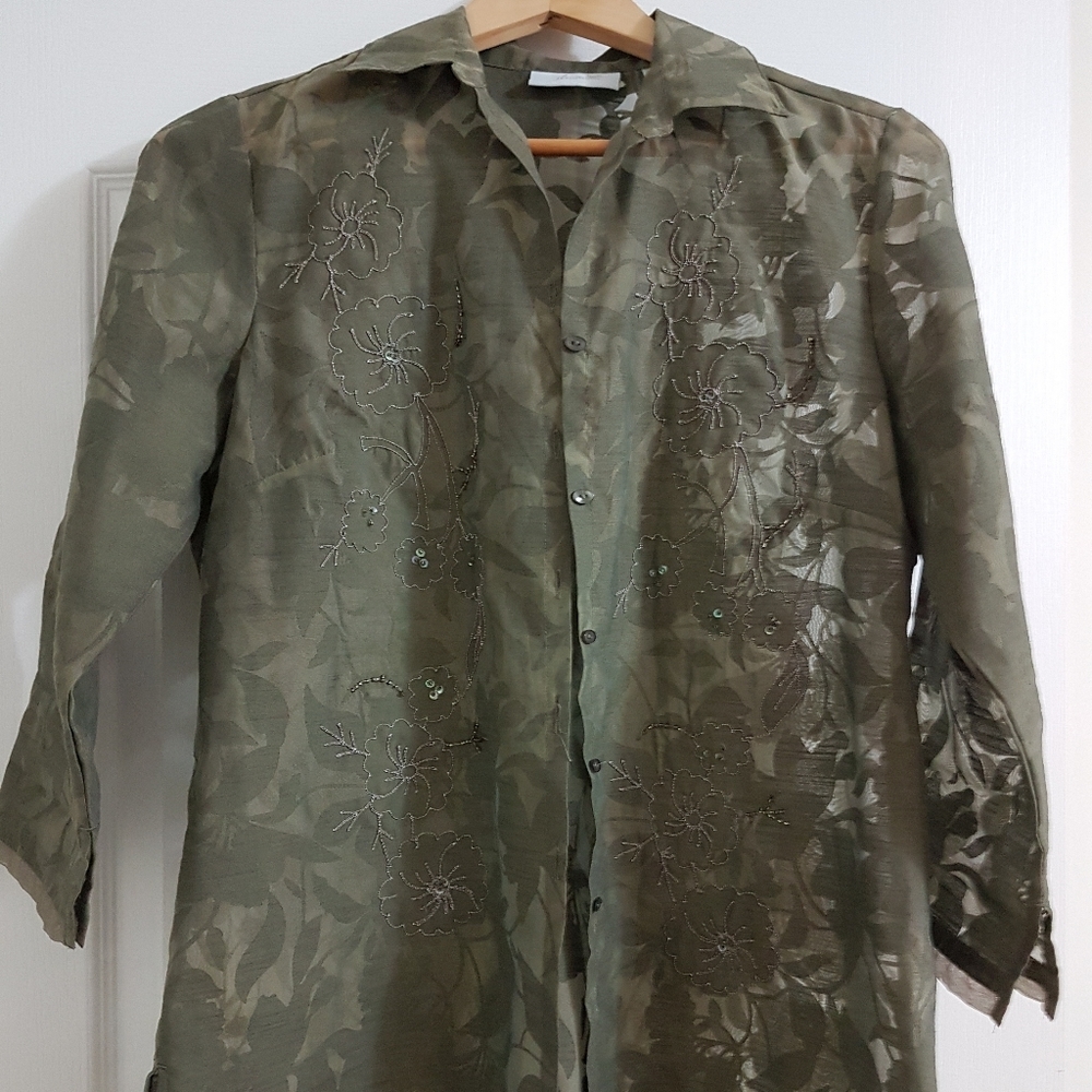 Three quarter sleeve Khaki blouse.